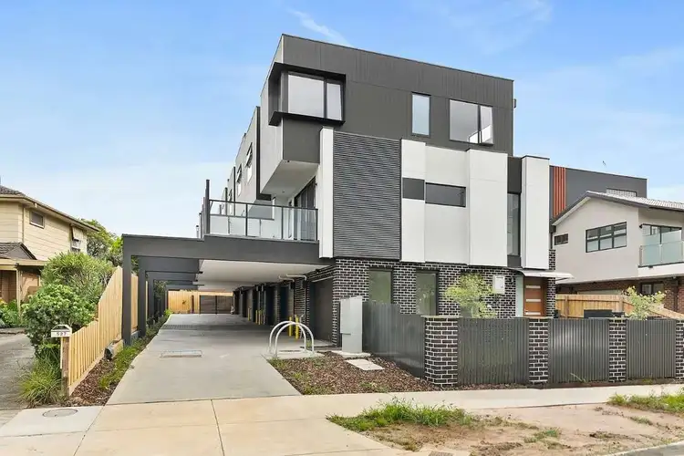 Main view of Homely townhouse listing, 4/525 Boronia Road, Wantirna VIC 3152