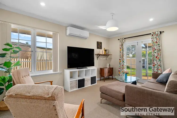 17 Mulligan Way, Orelia WA 6167