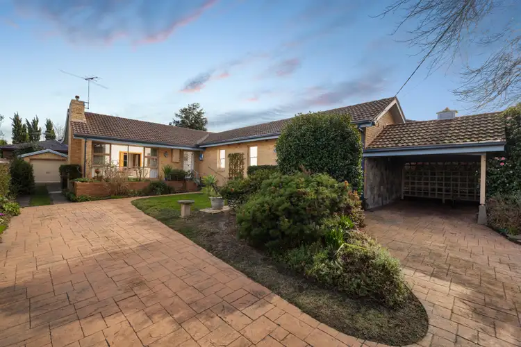 13 Mount Pleasant Drive, Mount Waverley VIC 3149