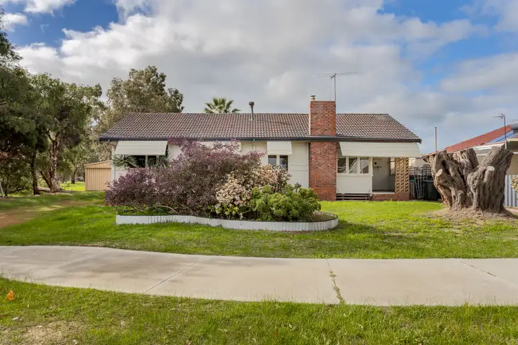 20 West Road, Capel WA 6271