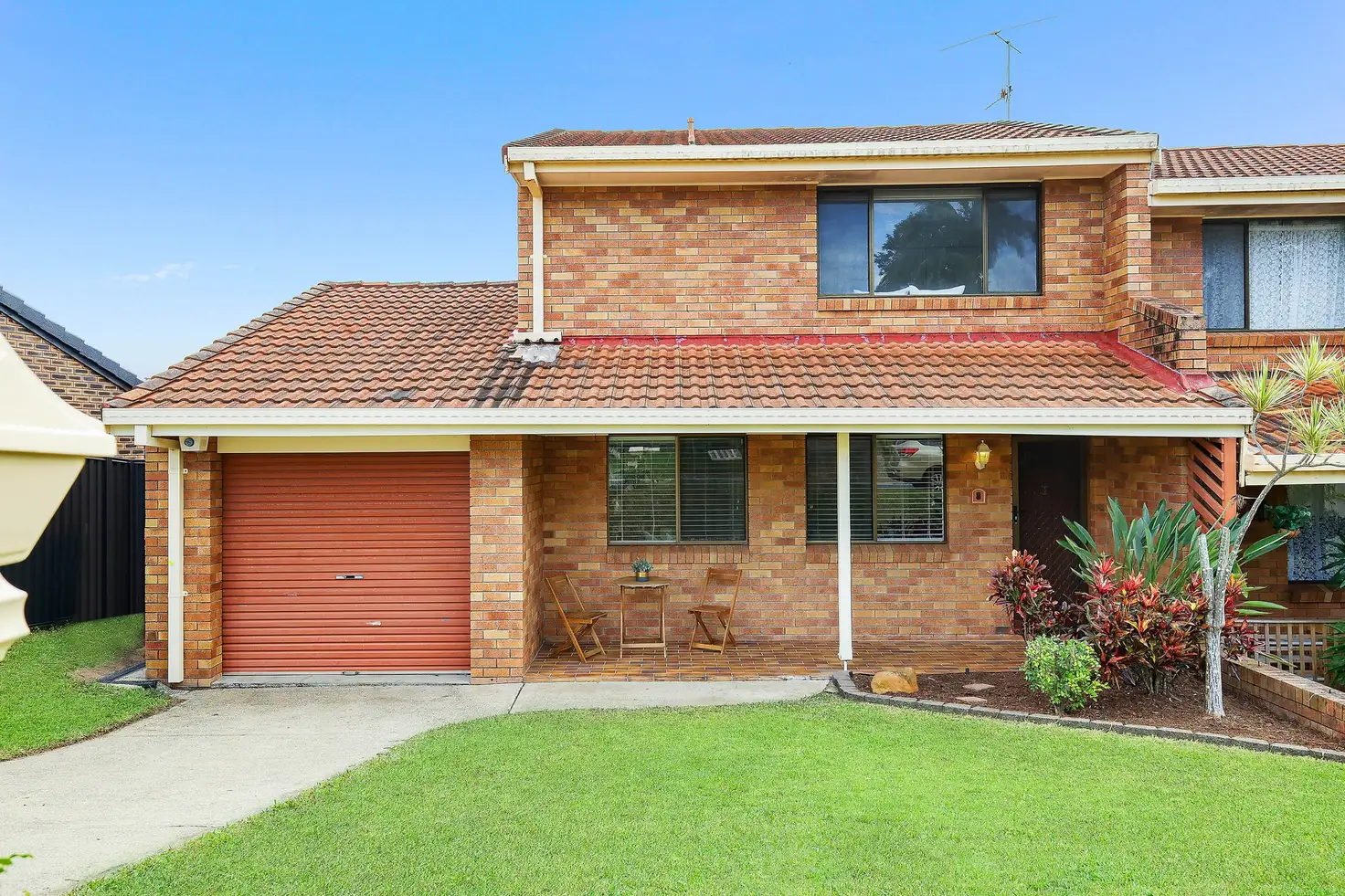 Main view of Homely semi-detached listing, 2/8 Corunna Crescent, Ashmore QLD 4214