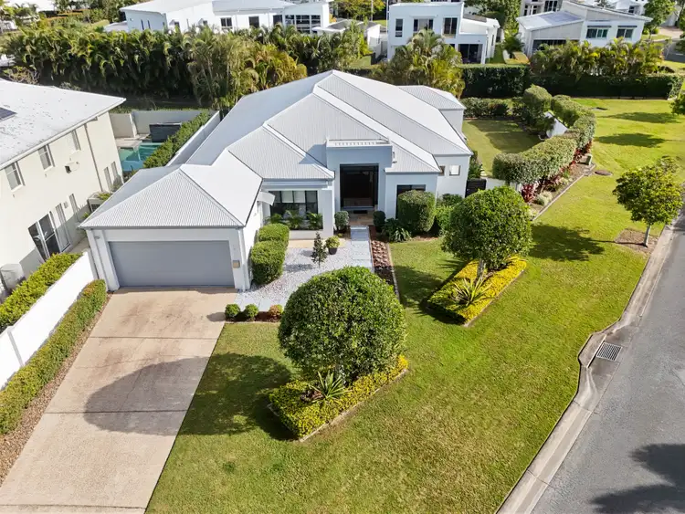 4028 The Boulevard, Benowa QLD 4217