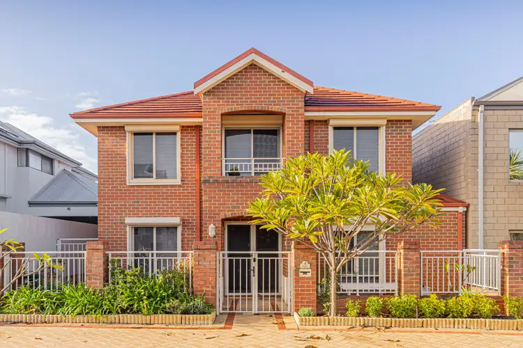 4 Akrasion Green, Victoria Park WA 6100