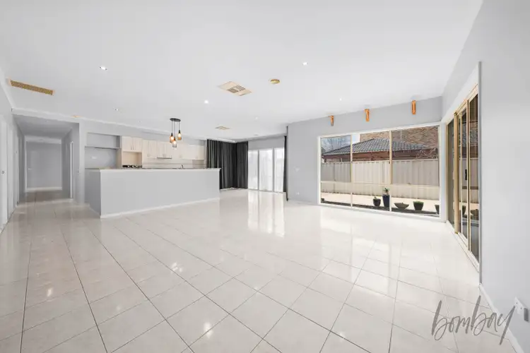 Fifth view of Homely house listing, 16 Gardenia Close, Craigieburn VIC 3064