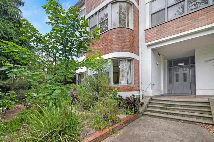 Main view of Homely unit listing, 2/4 Lyons Street South, Ballarat Central VIC 3350