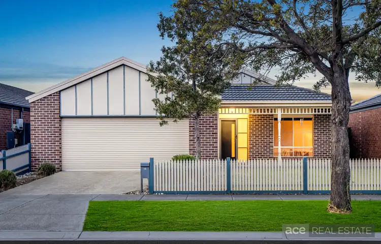 14 Field Street, Manor Lakes VIC 3024