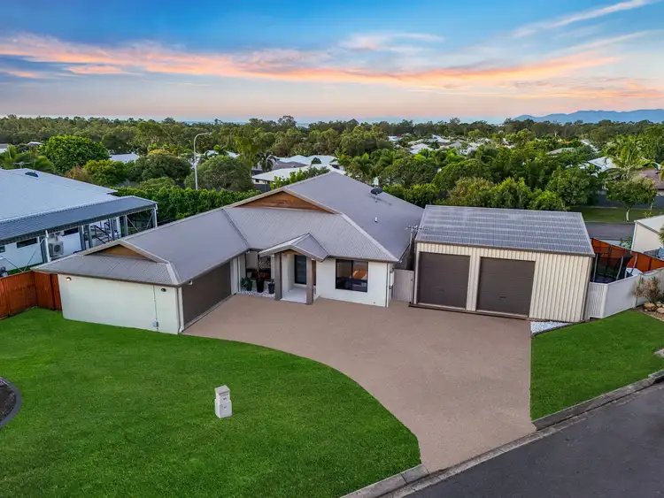25 Shutehaven Circuit, Bushland Beach QLD 4818