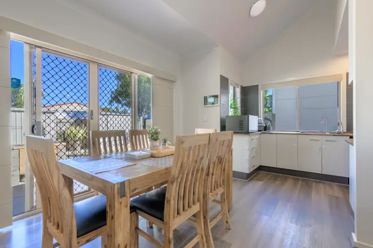 Fourth view of Homely unit listing, 17/1 Michel Place, Telina QLD 4680