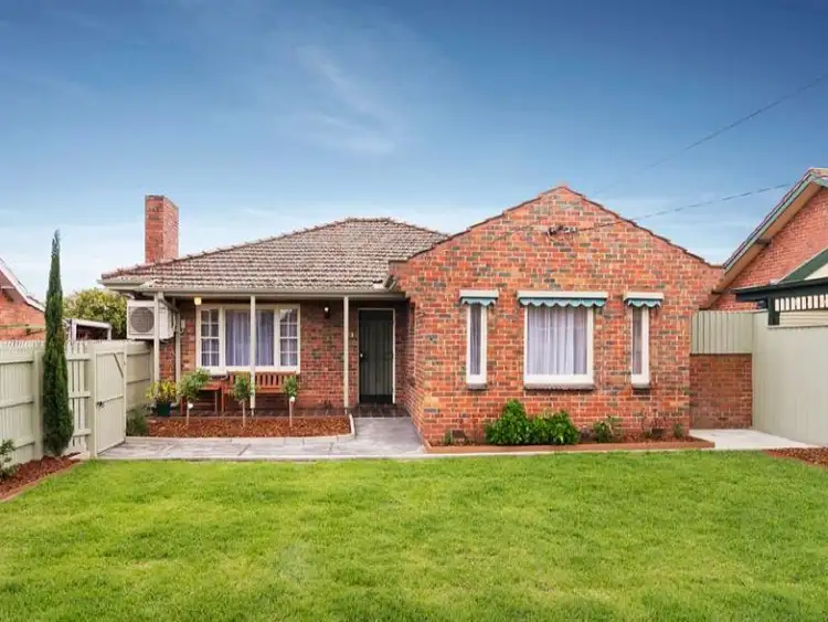 Main view of Homely unit listing, 1/21 Poet Road, Bentleigh East VIC 3165