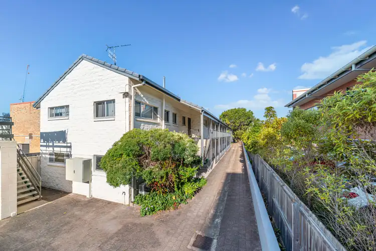 8/9 Beach Road, Maroochydore QLD 4558