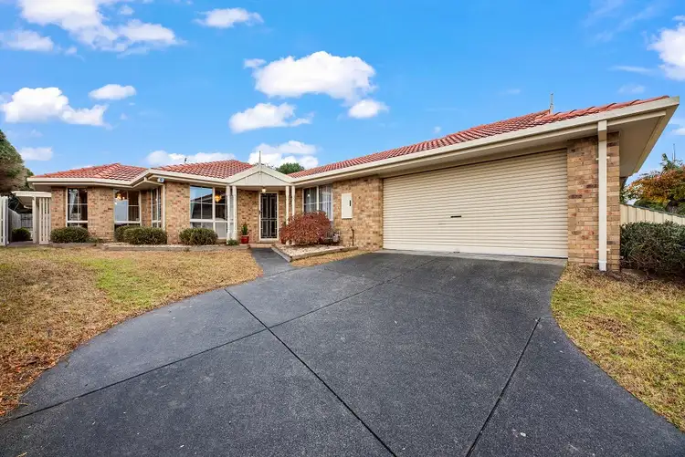 5 Lauren Drive, Hampton Park VIC 3976