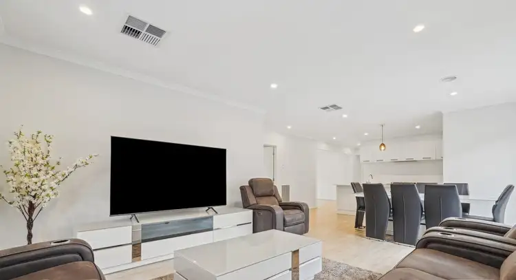 Fifth view of Homely house listing, 8 Minbalup Street, Mambourin VIC 3024