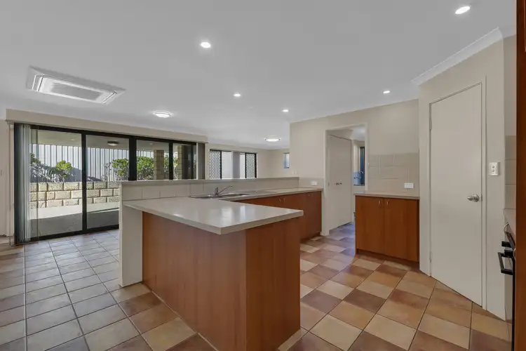 16 Gellibrand Road, Orelia WA 6167