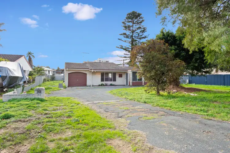 44 Janis Street, Halls Head WA 6210