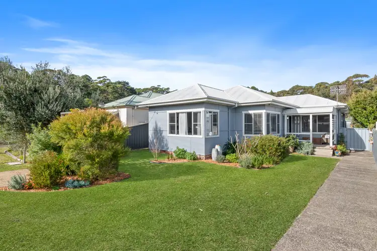 30 Queanbeyan Avenue