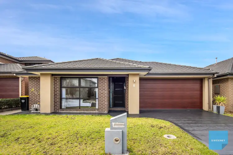 8 Belvedere Crescent, Burnside VIC 3023
