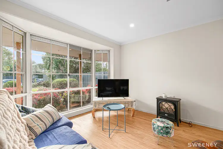 Fifth view of Homely house listing, 2 Cox Court, Altona Meadows VIC 3028