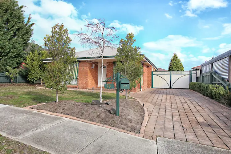 28 Bicentennial Crescent