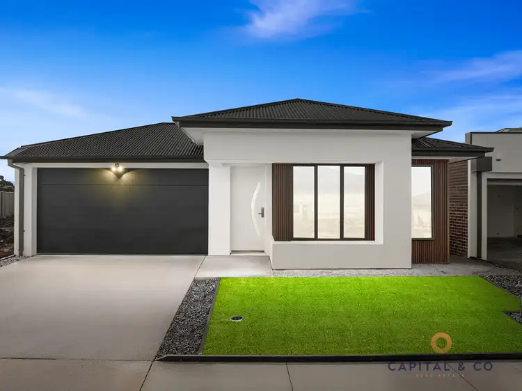 40 Tremaine Avenue, Mickleham VIC 3064