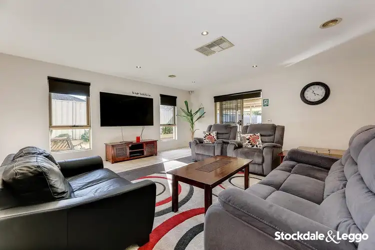 Fifth view of Homely house listing, 21 Castlebury Place, Craigieburn VIC 3064
