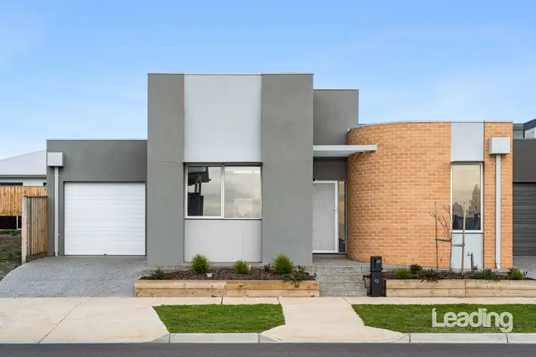 27 Vangel Road, Sunbury VIC 3429