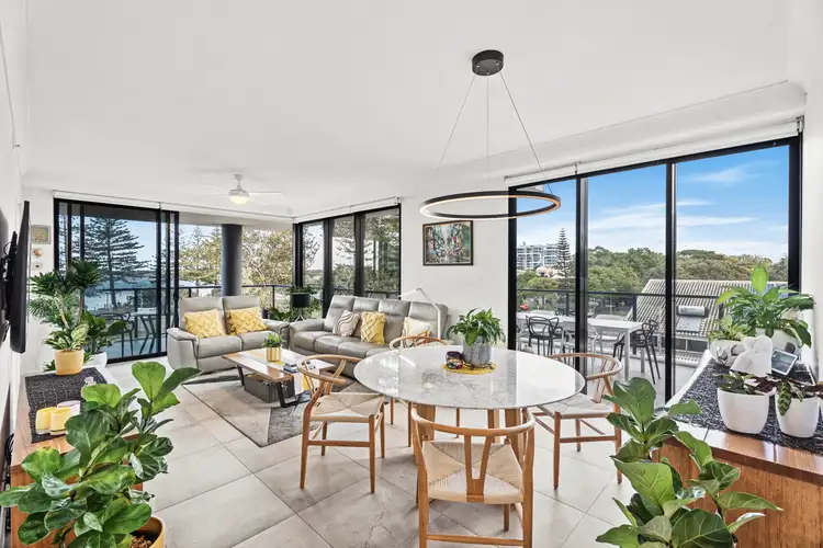 303/372-374 Marine Parade, Labrador QLD 4215