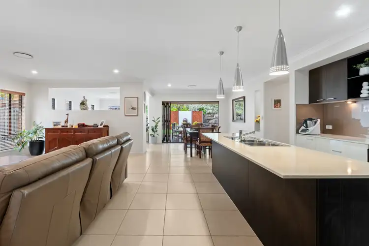 18 Faraday Crescent, Pacific Pines QLD 4211