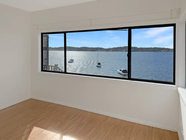 215 Fishing Point Road, Fishing Point NSW 2283