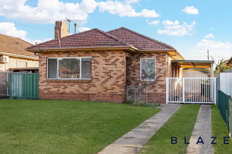 8 Seaman Avenue, Fairfield East NSW 2165