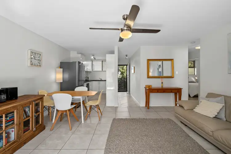 Third view of Homely apartment listing, 2/7 Zillah Street, Stones Corner QLD 4120