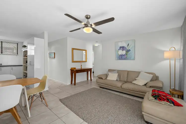 Fourth view of Homely apartment listing, 2/7 Zillah Street, Stones Corner QLD 4120