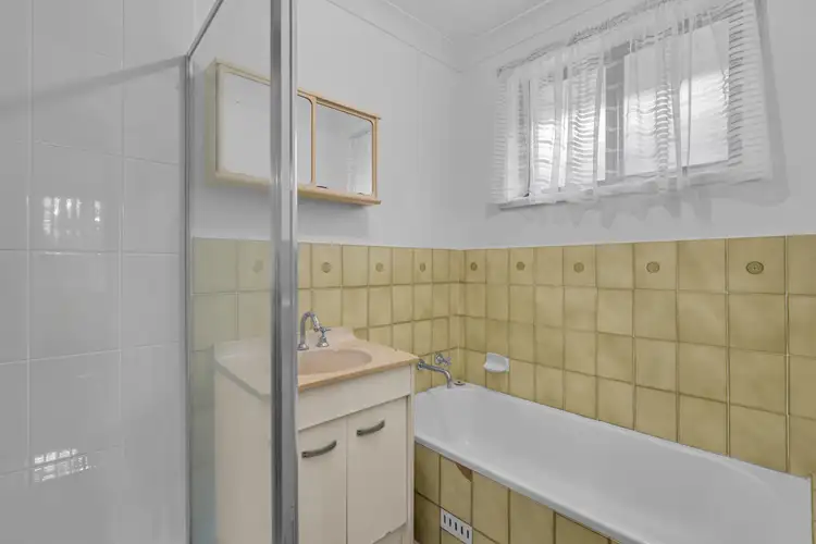 Fifth view of Homely house listing, 10 Cullen Place, Minto NSW 2566