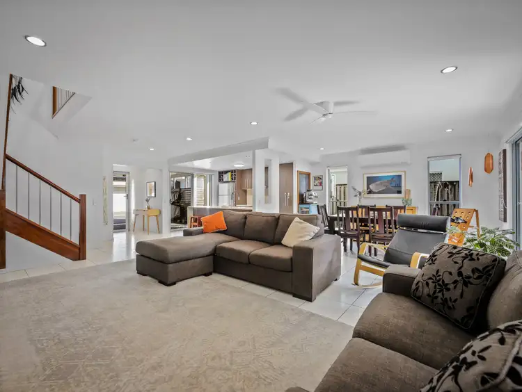 32 Valencia Boulevard