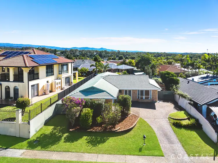 11 Carrumbella Drive, Arundel QLD 4214