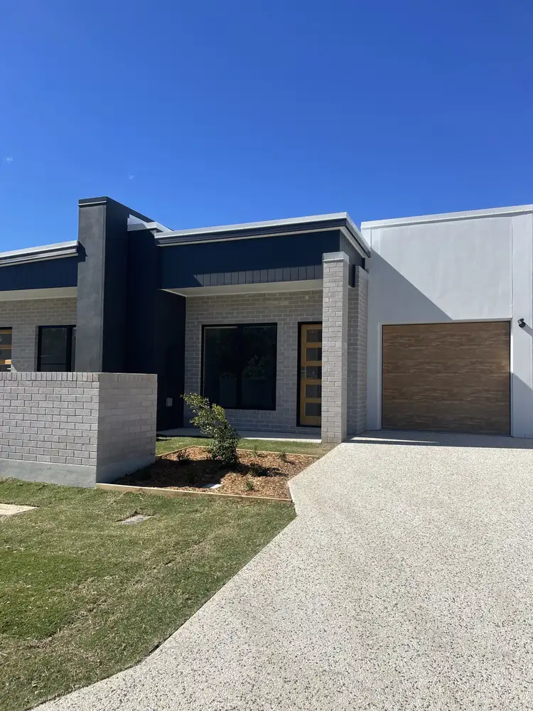 17 Creek Parade, Morayfield QLD 4506
