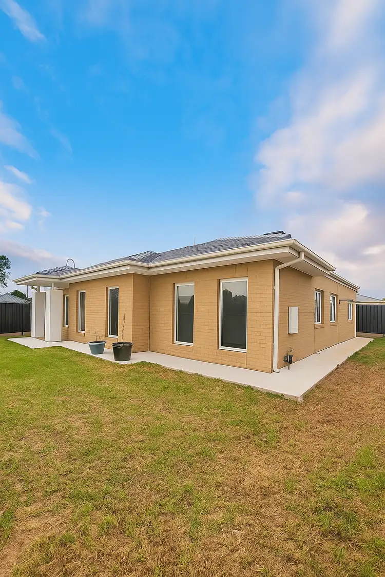 2 Ayesha Avenue, Melton South VIC 3338