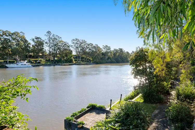 3 Long Street West, Graceville QLD 4075