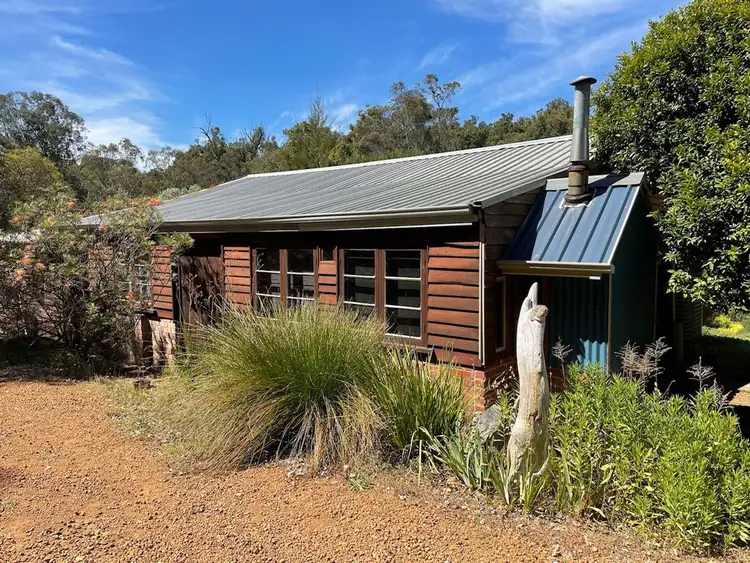 162 Holyoake Road, Dwellingup WA 6213