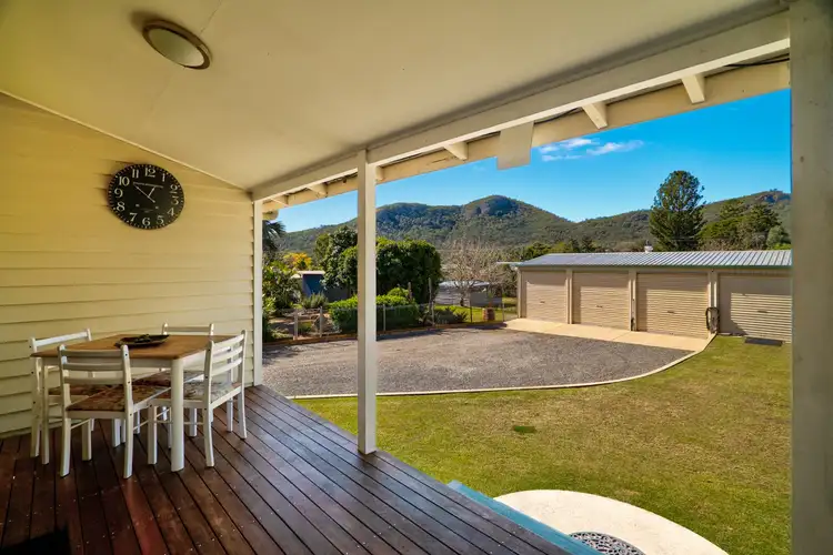 24 Richard Street, Esk QLD 4312