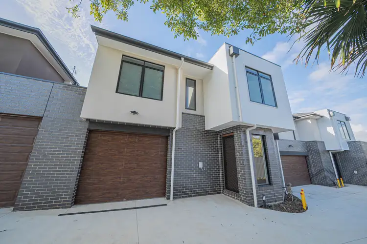 2/2 Alder Street, Burwood VIC 3125