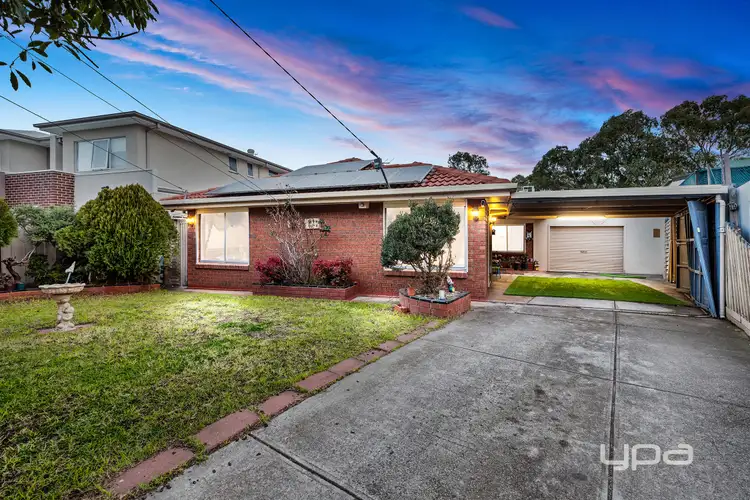 21 Leighton Crescent, Deer Park VIC 3023