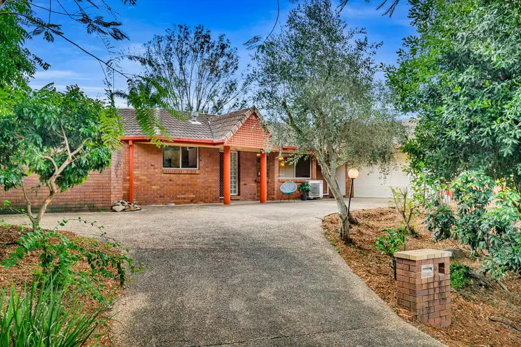 6 Tuckett Street, Kenmore Hills QLD 4069