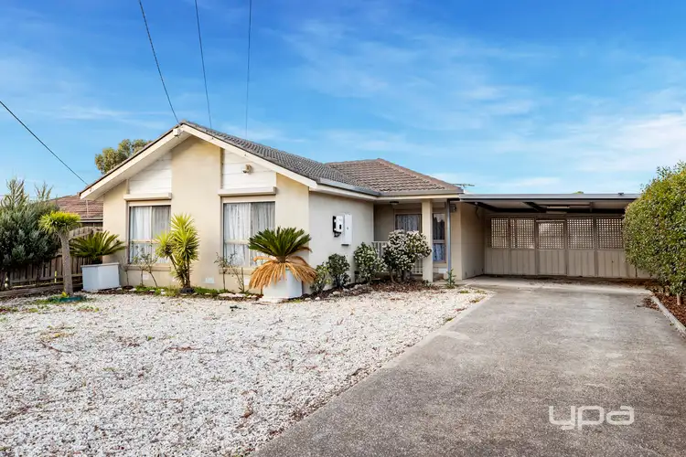 16 Aldergate Crescent, Kings Park VIC 3021