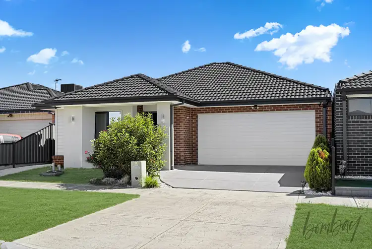 Second view of Homely house listing, 15 Nesting Vista, Craigieburn VIC 3064