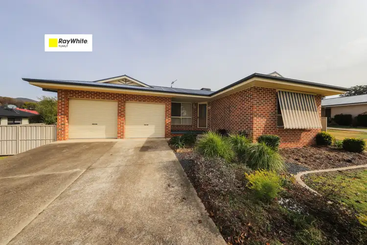 8 Maroo Street, Tumut NSW 2720
