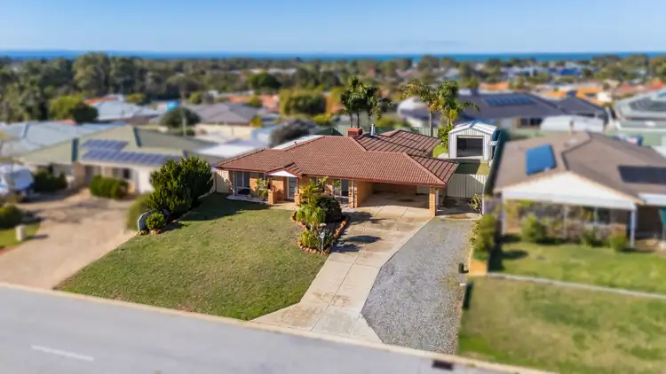 22 Floribunda Avenue, Halls Head WA 6210