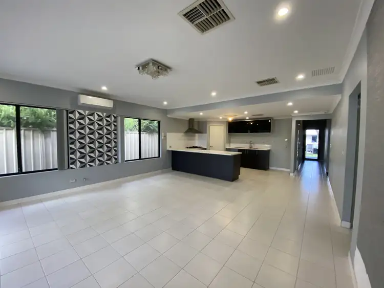 24 Kooya Way, Wattle Grove WA 6107