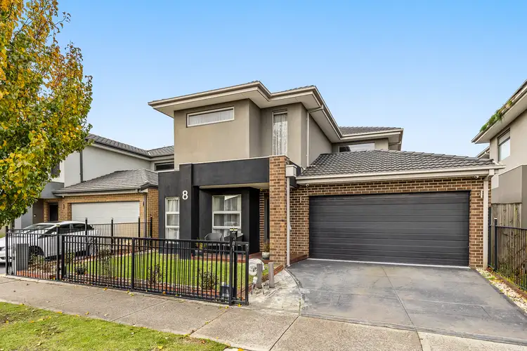 8 Yandra Street, Clyde North VIC 3978