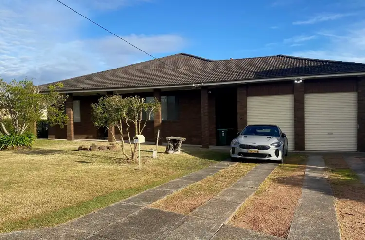 17 Fourth Street, Booragul NSW 2284
