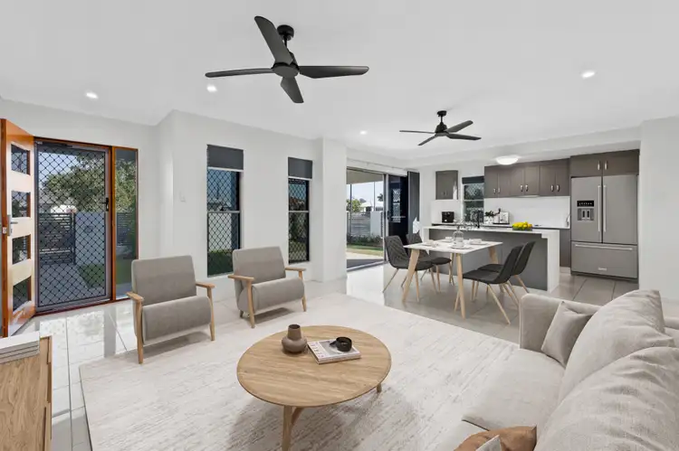 Second view of Homely house listing, 31 Lancaster Way, Ooralea QLD 4740